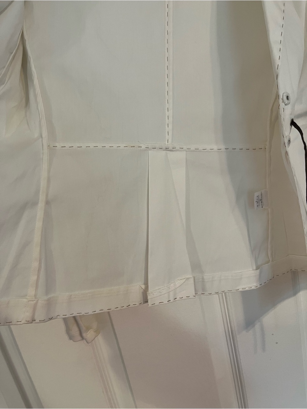 Brunello Cucinelli Off-White Tailored Drawstring Jacket with Contrast LeatherTie - Picture 12 of 15